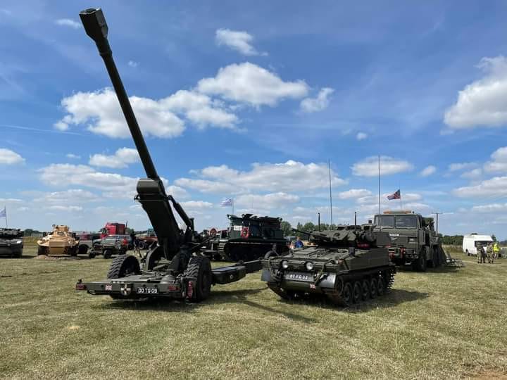 Vickers FH70 Howitzer