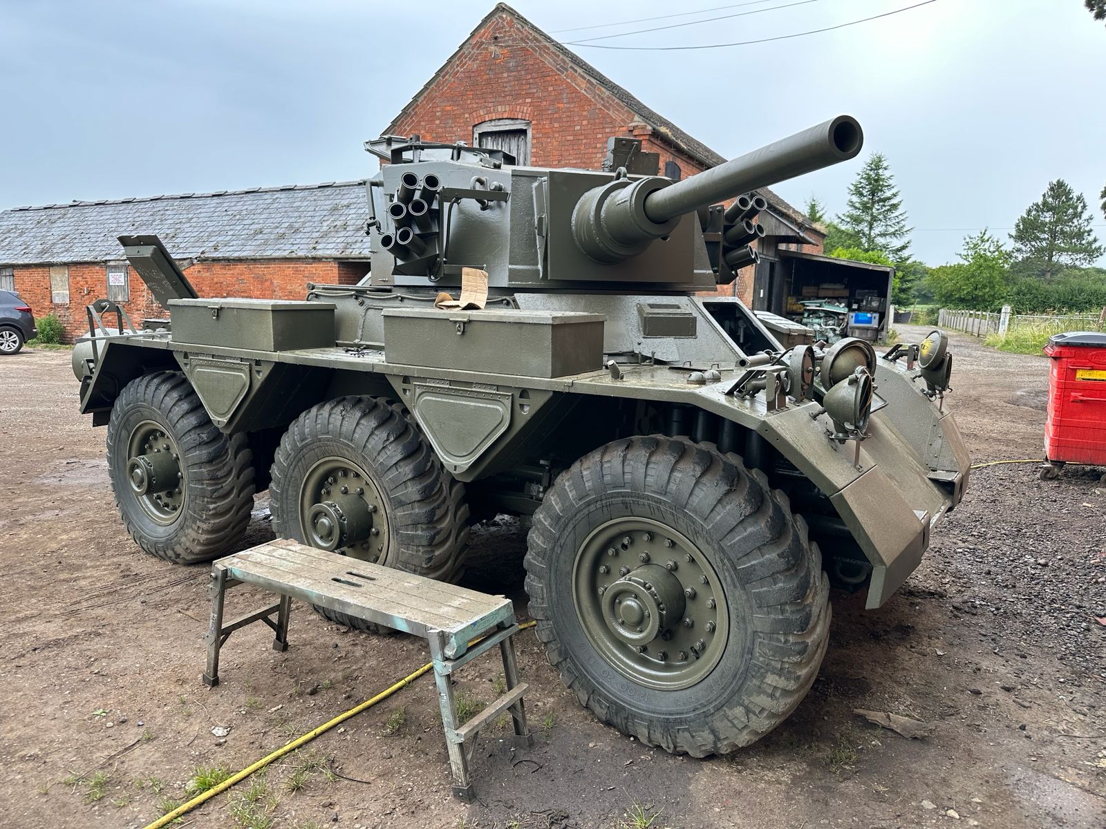 Vehicle Photo 11